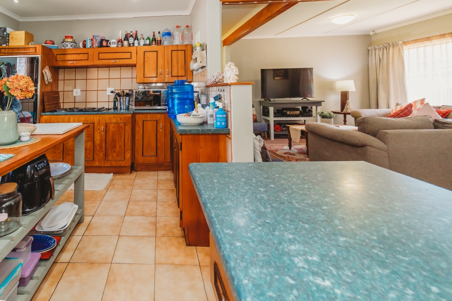 5 Bedroom Property for Sale in Heatherlands Western Cape